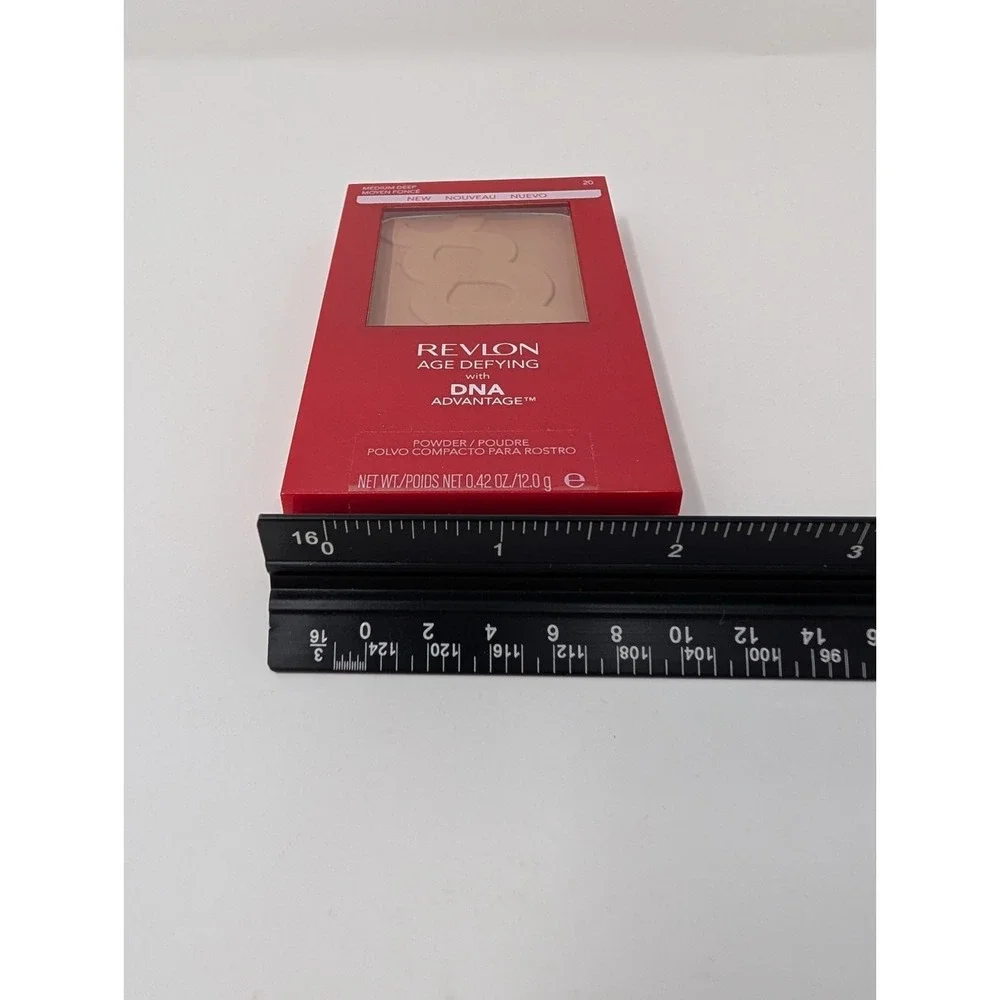 Revlon Age‎ Defying Powder With DNA Advantage #20 Medium Deep NEW SEALED
